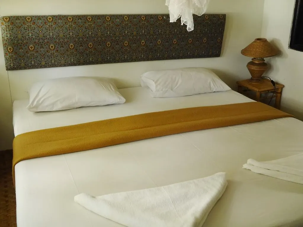 Resort Charlie Hut Bungalow Hotel Ko Phi Phi