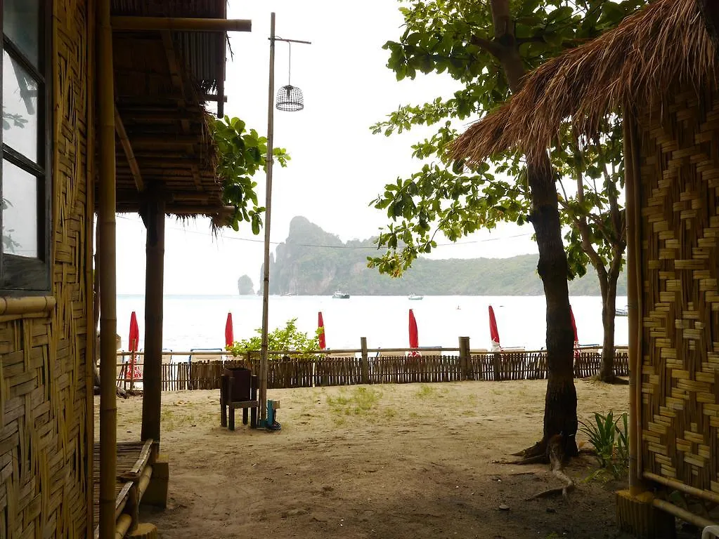 Charlie Hut Bungalow Hotel Ko Phi Phi Resort