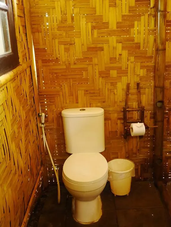Charlie Hut Bungalow Hotel Ko Phi Phi 2*,