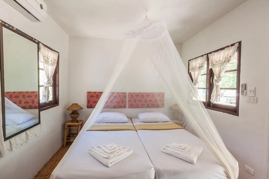 Charlie Hut Bungalow Hotel Ko Phi Phi Resort